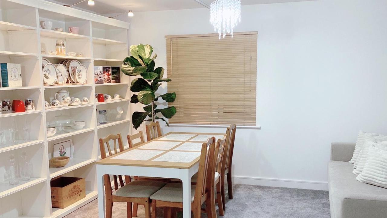 Entire Home: Bicester Village 10Min Walk Экстерьер фото