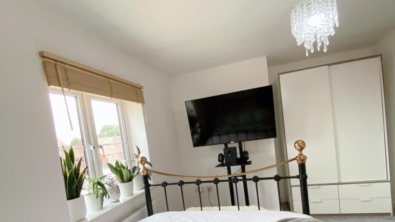 Entire Home: Bicester Village 10Min Walk Экстерьер фото
