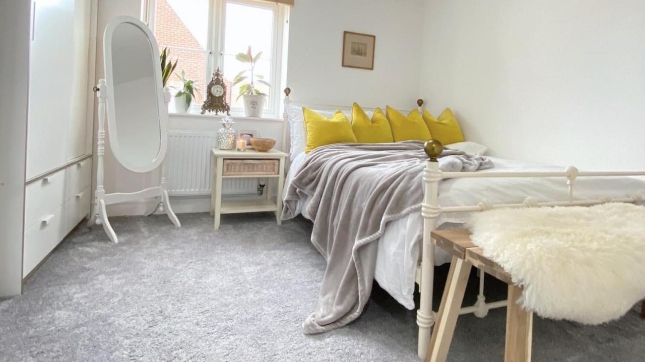 Entire Home: Bicester Village 10Min Walk Экстерьер фото