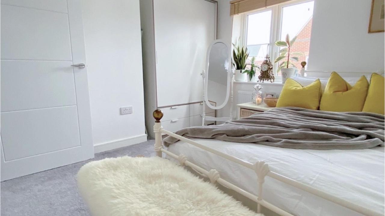 Entire Home: Bicester Village 10Min Walk Экстерьер фото